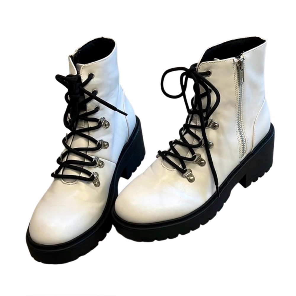 Sketchers size 8.5 combat boots